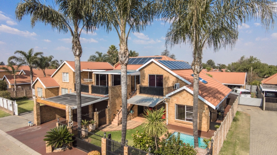 3 Bedroom Property for Sale in Bonaero Park Gauteng