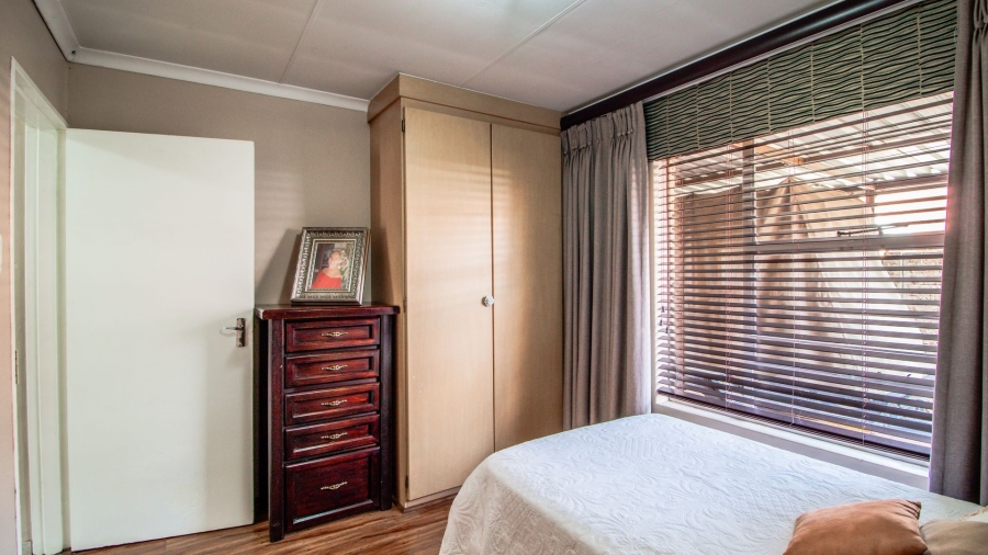 3 Bedroom Property for Sale in Bonaero Park Gauteng
