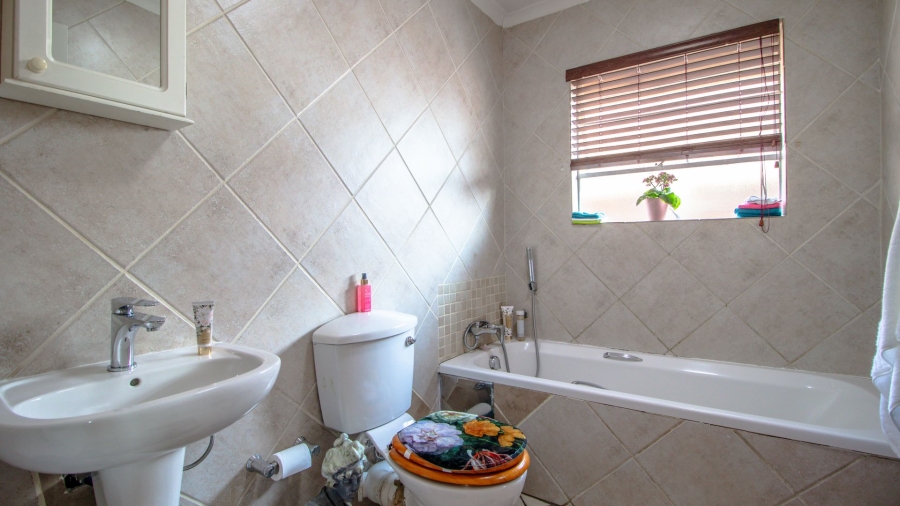 3 Bedroom Property for Sale in Bonaero Park Gauteng