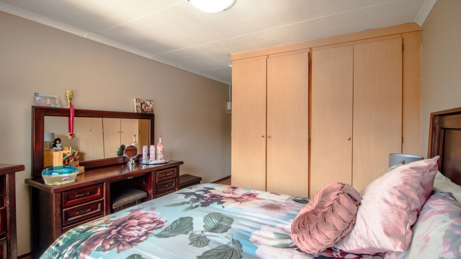 3 Bedroom Property for Sale in Bonaero Park Gauteng