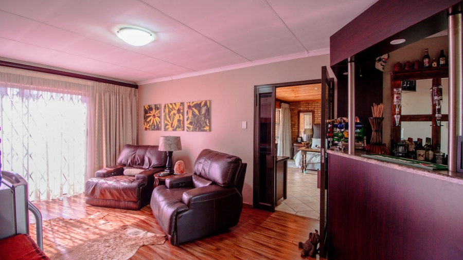 3 Bedroom Property for Sale in Bonaero Park Gauteng