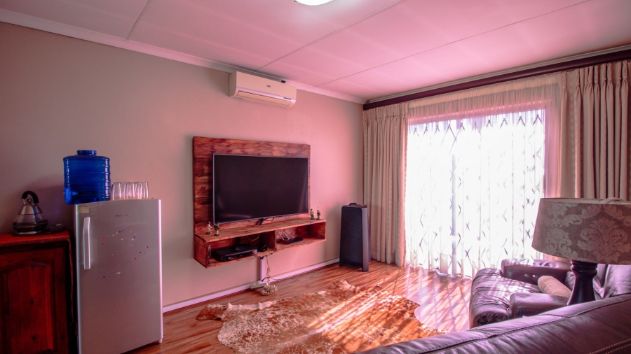 3 Bedroom Property for Sale in Bonaero Park Gauteng