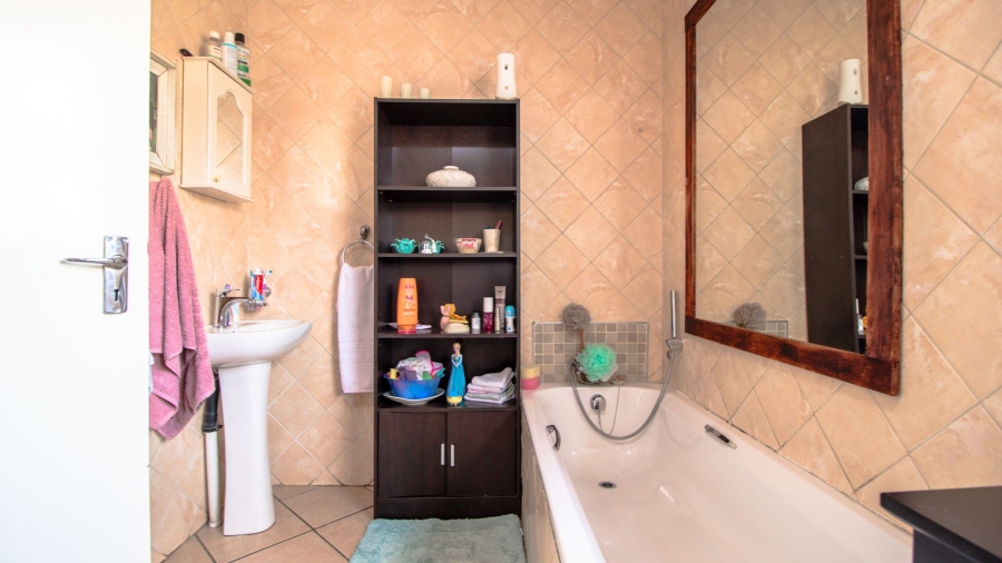 3 Bedroom Property for Sale in Bonaero Park Gauteng
