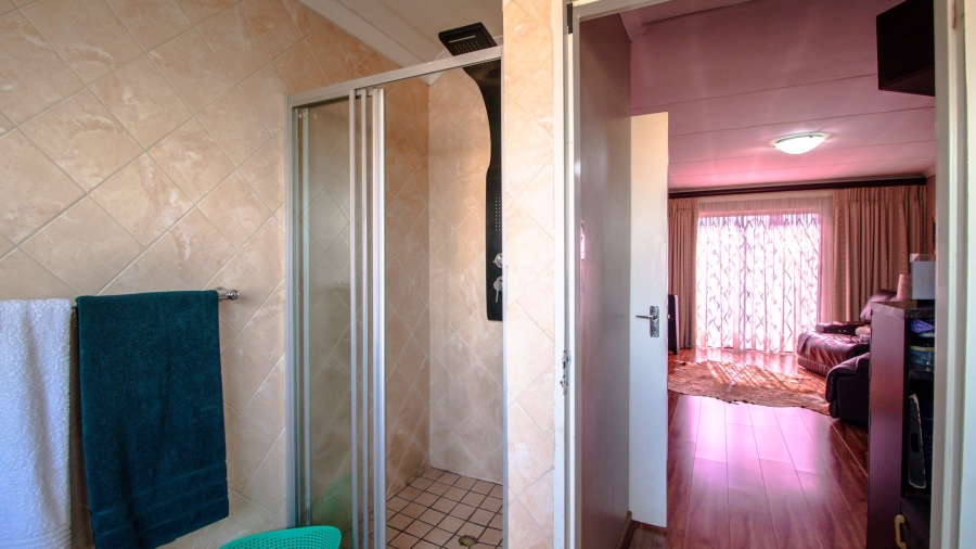 3 Bedroom Property for Sale in Bonaero Park Gauteng
