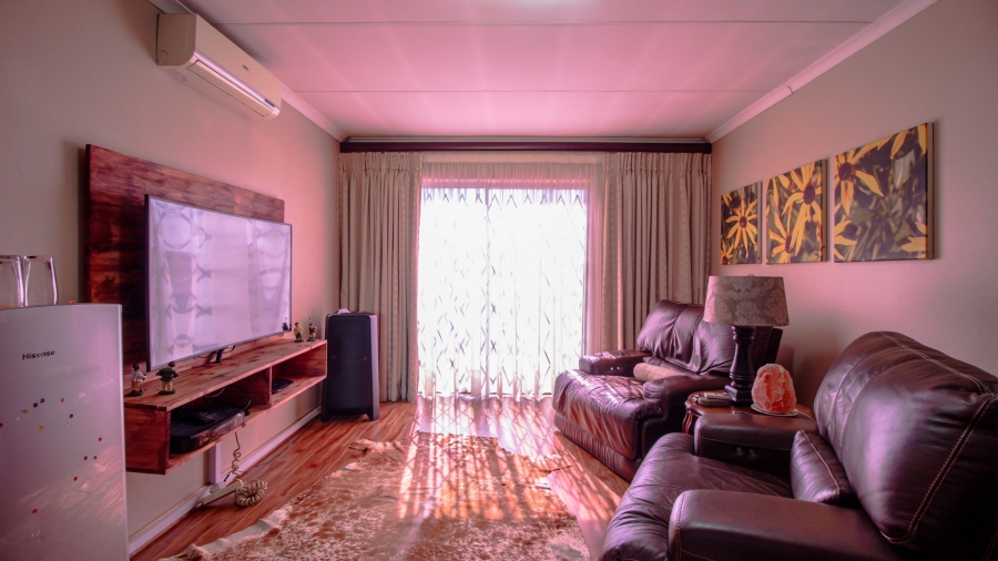 3 Bedroom Property for Sale in Bonaero Park Gauteng