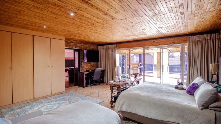 3 Bedroom Property for Sale in Bonaero Park Gauteng