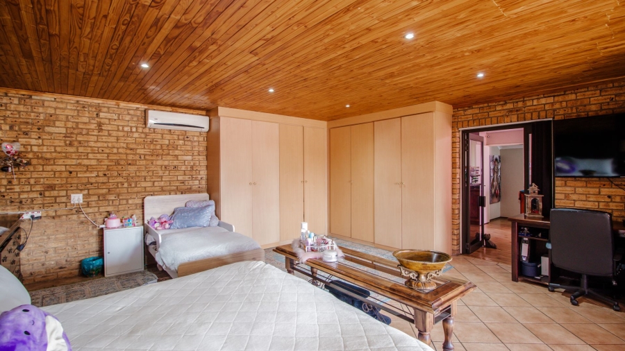 3 Bedroom Property for Sale in Bonaero Park Gauteng