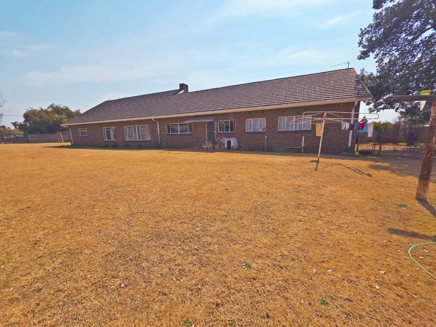 5 Bedroom Property for Sale in Grootvaly Gauteng