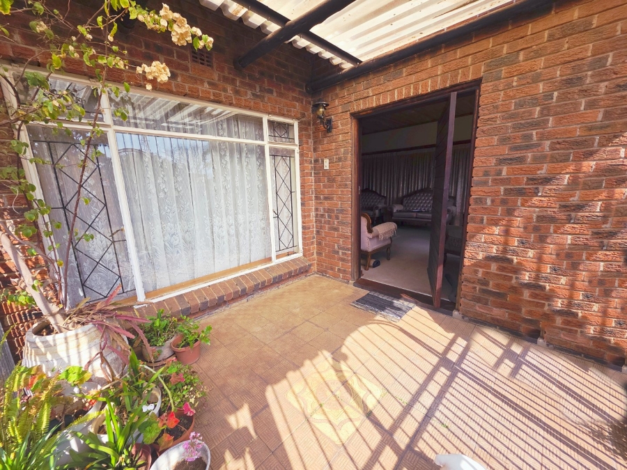 5 Bedroom Property for Sale in Grootvaly Gauteng