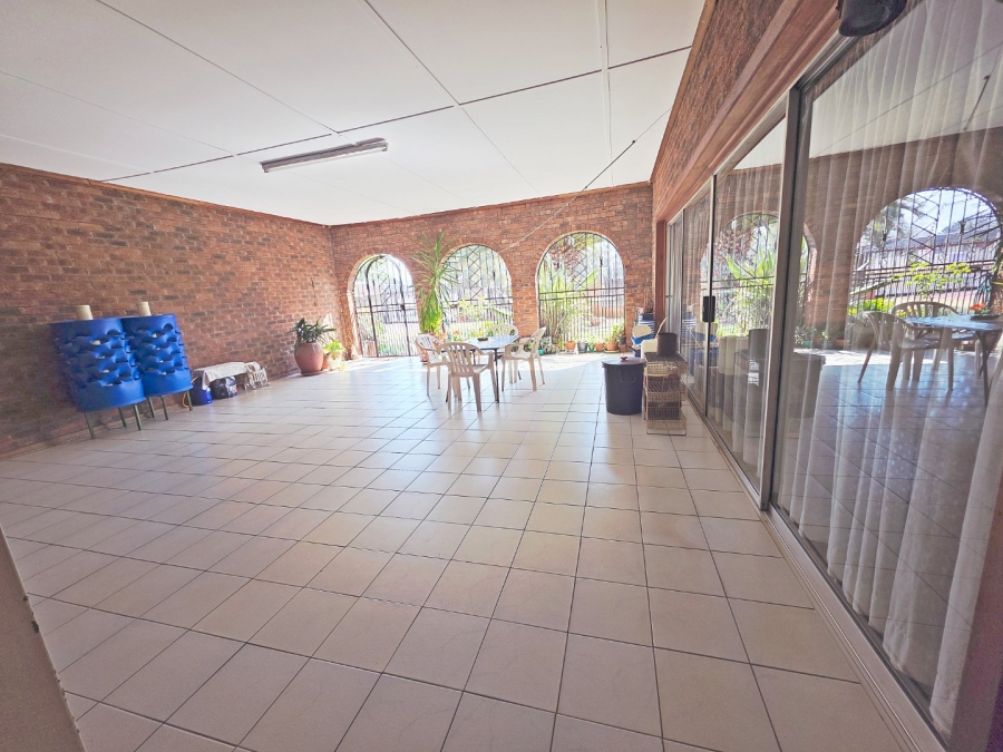 5 Bedroom Property for Sale in Grootvaly Gauteng
