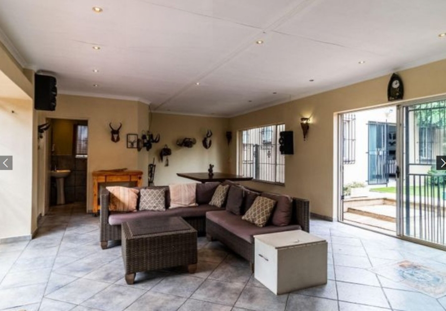 3 Bedroom Property for Sale in Buurendal Gauteng