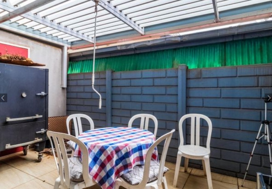 3 Bedroom Property for Sale in Buurendal Gauteng