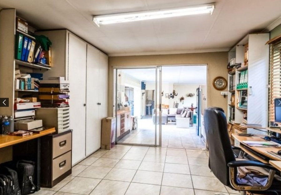 3 Bedroom Property for Sale in Buurendal Gauteng