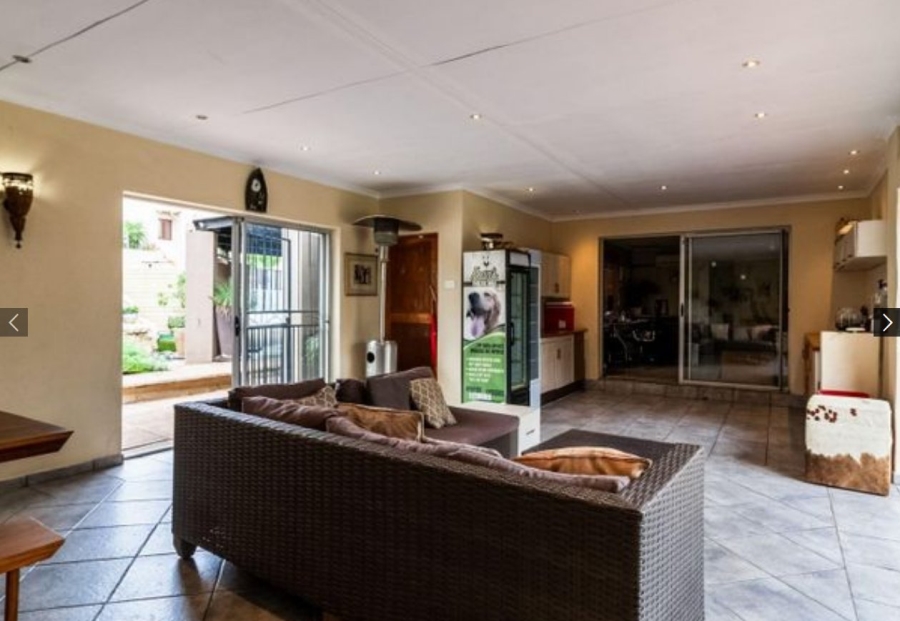 3 Bedroom Property for Sale in Buurendal Gauteng