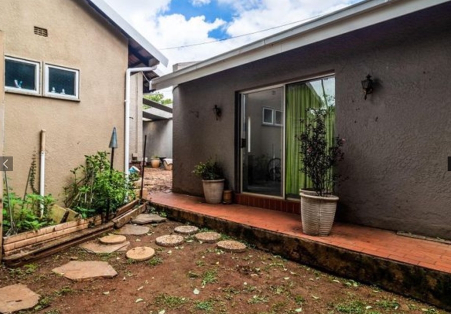3 Bedroom Property for Sale in Buurendal Gauteng
