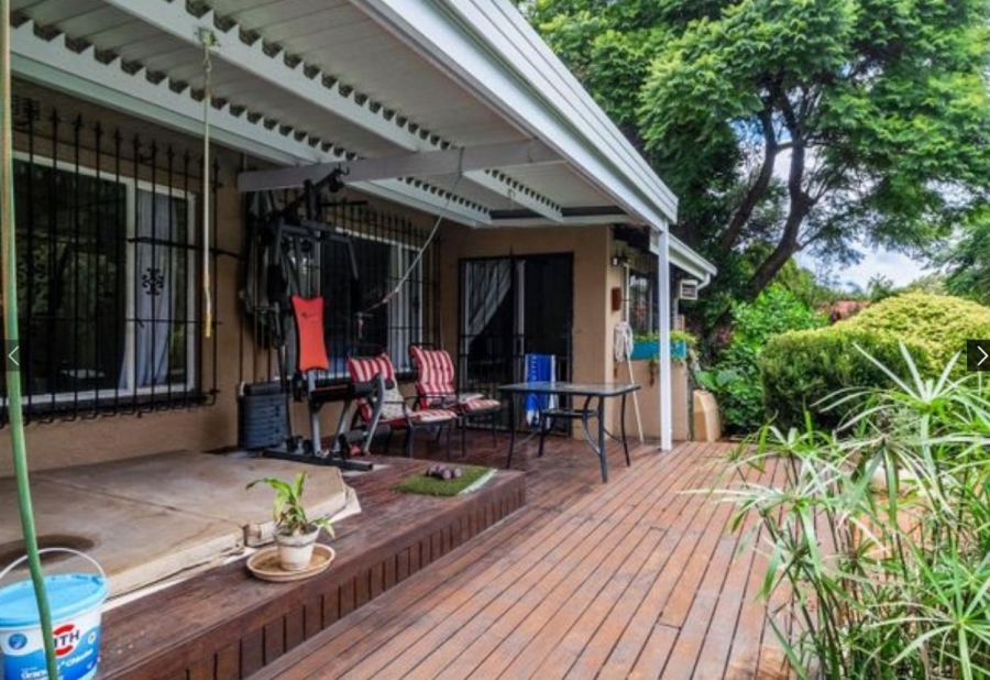 3 Bedroom Property for Sale in Buurendal Gauteng