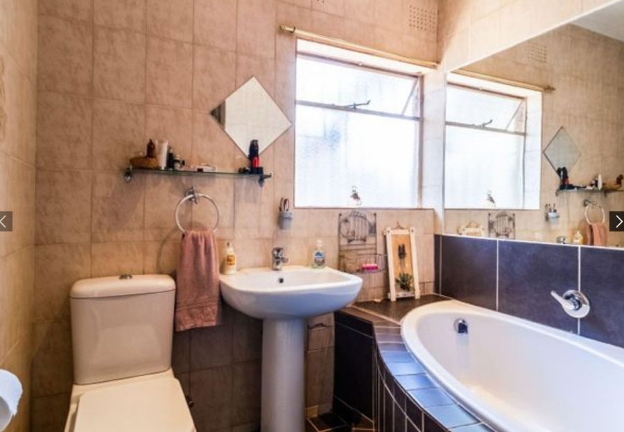 3 Bedroom Property for Sale in Buurendal Gauteng