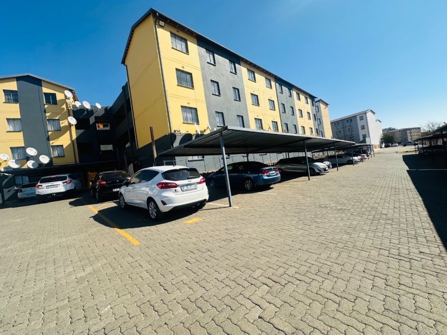 2 Bedroom Property for Sale in Fleurhof Gauteng
