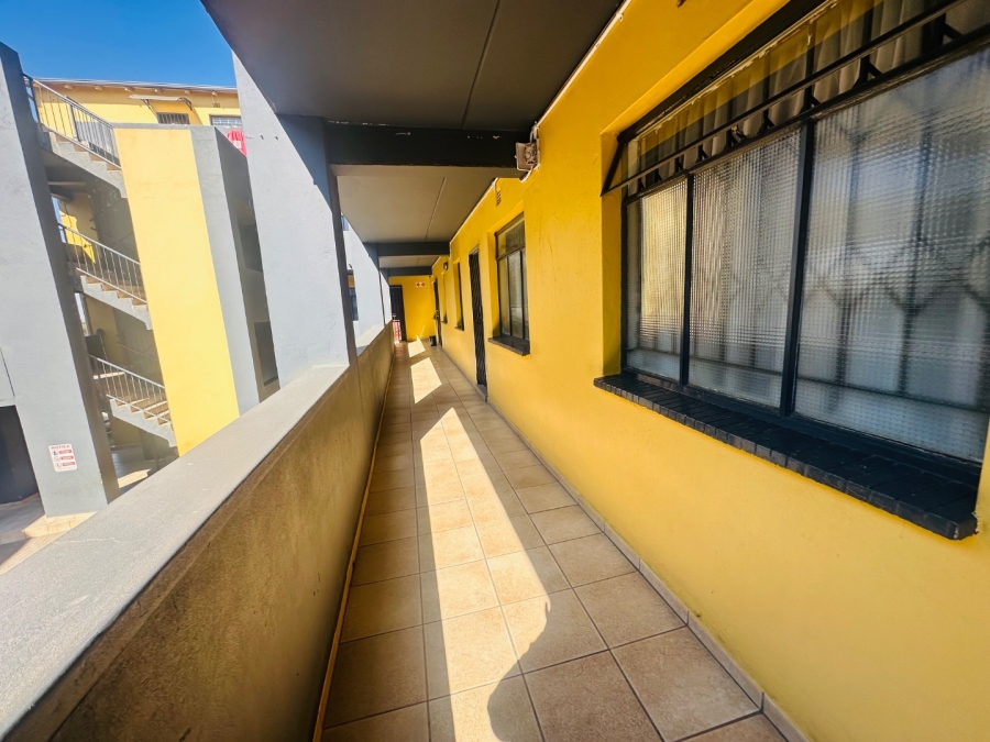 2 Bedroom Property for Sale in Fleurhof Gauteng
