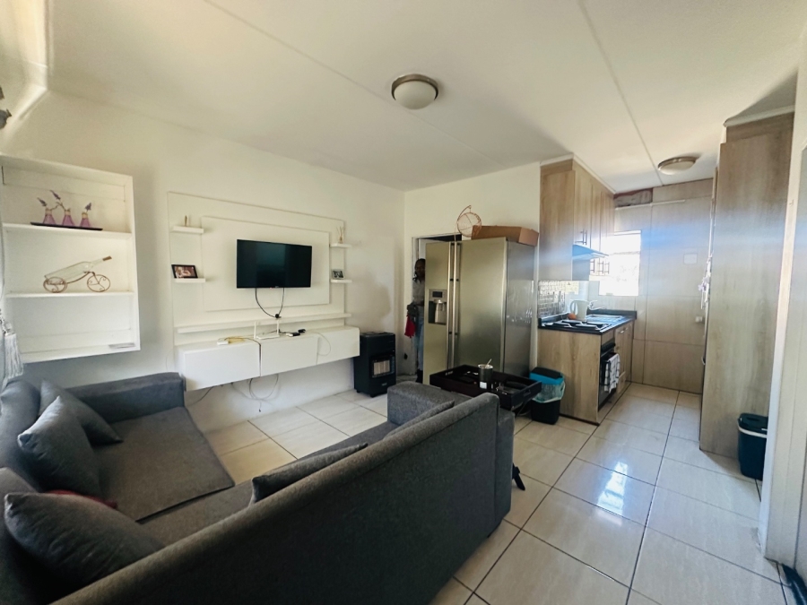 2 Bedroom Property for Sale in Fleurhof Gauteng