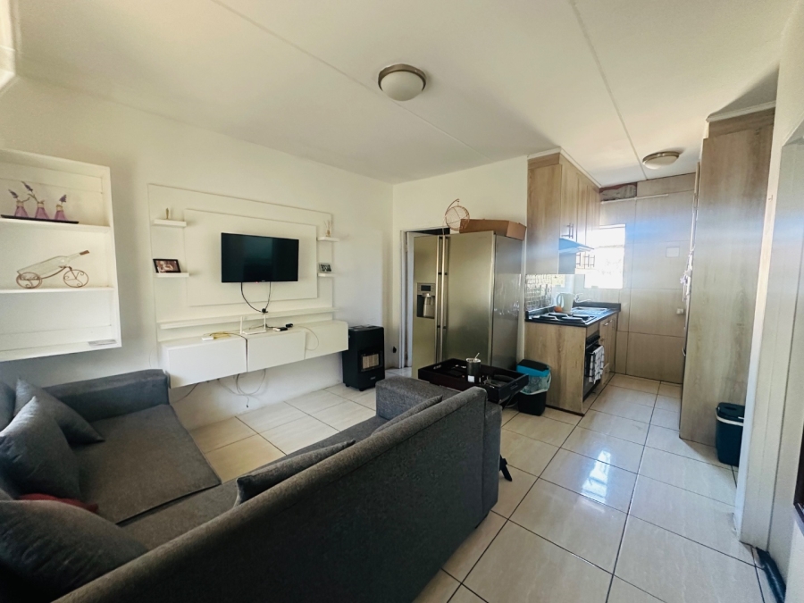 2 Bedroom Property for Sale in Fleurhof Gauteng