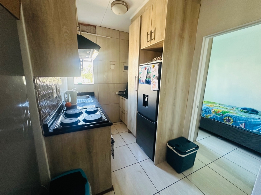 2 Bedroom Property for Sale in Fleurhof Gauteng