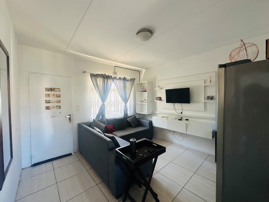 2 Bedroom Property for Sale in Fleurhof Gauteng