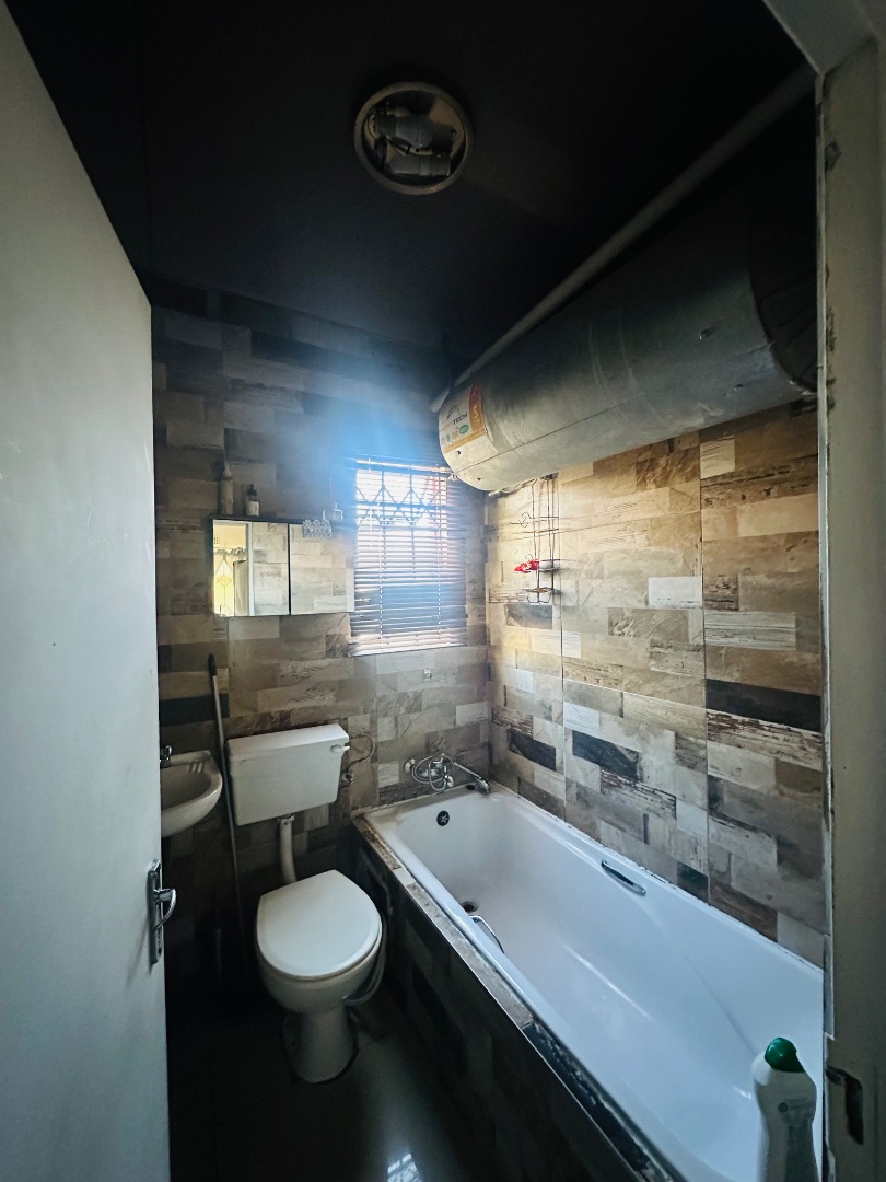 2 Bedroom Property for Sale in Fleurhof Gauteng