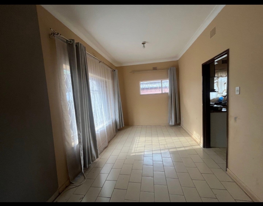 5 Bedroom Property for Sale in Mondeor Gauteng
