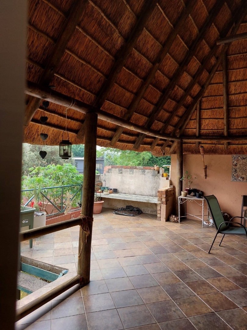 5 Bedroom Property for Sale in Mondeor Gauteng