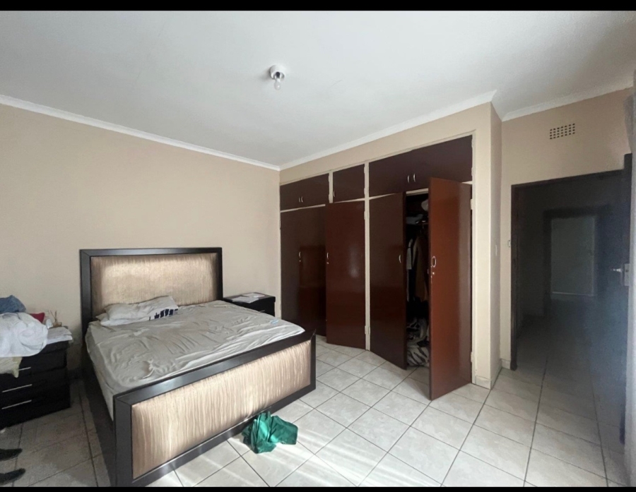 5 Bedroom Property for Sale in Mondeor Gauteng