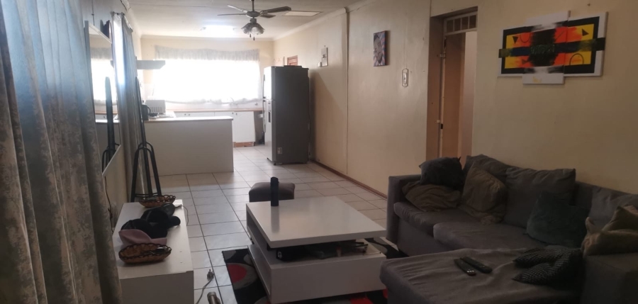 5 Bedroom Property for Sale in Mondeor Gauteng
