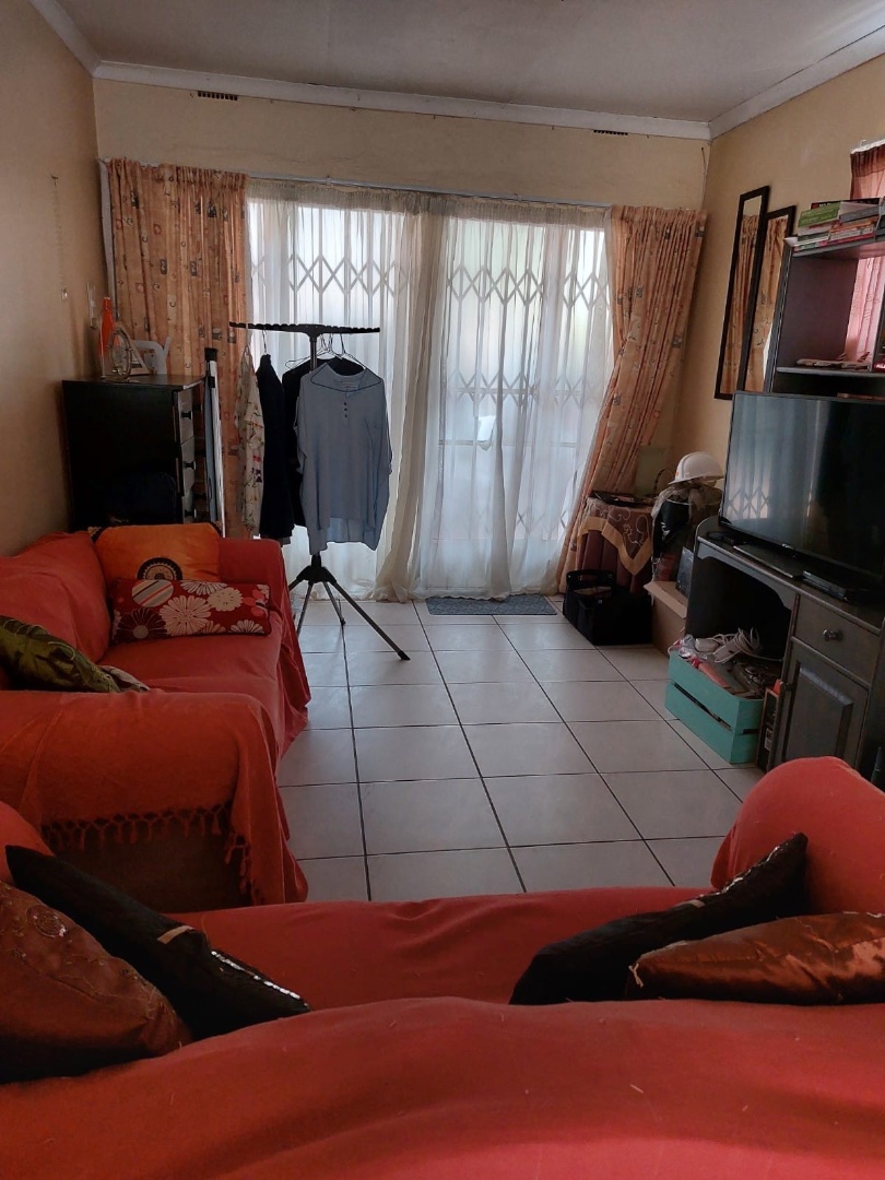 5 Bedroom Property for Sale in Mondeor Gauteng