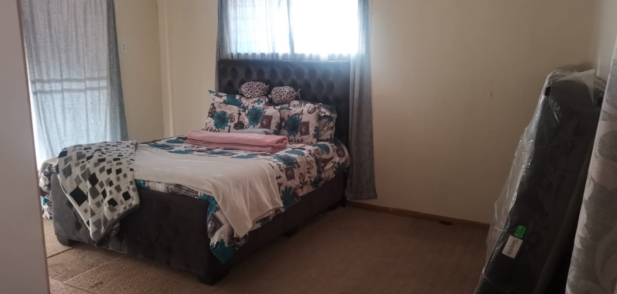 5 Bedroom Property for Sale in Mondeor Gauteng