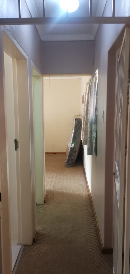 5 Bedroom Property for Sale in Mondeor Gauteng