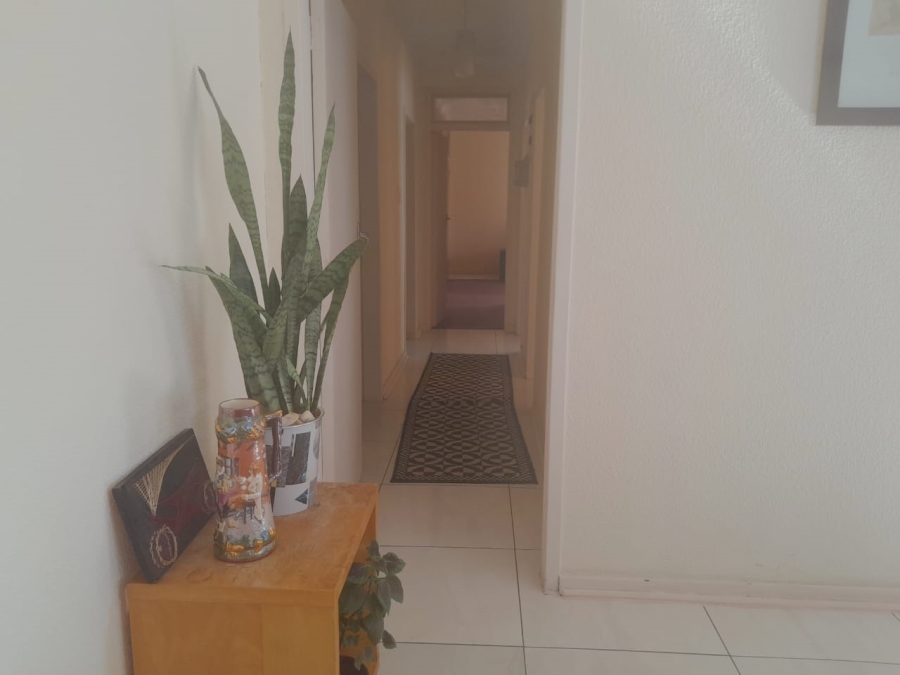 To Let 4 Bedroom Property for Rent in Dalpark Proper Gauteng
