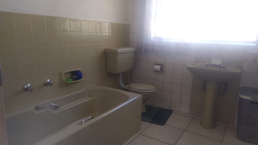 To Let 4 Bedroom Property for Rent in Dalpark Proper Gauteng