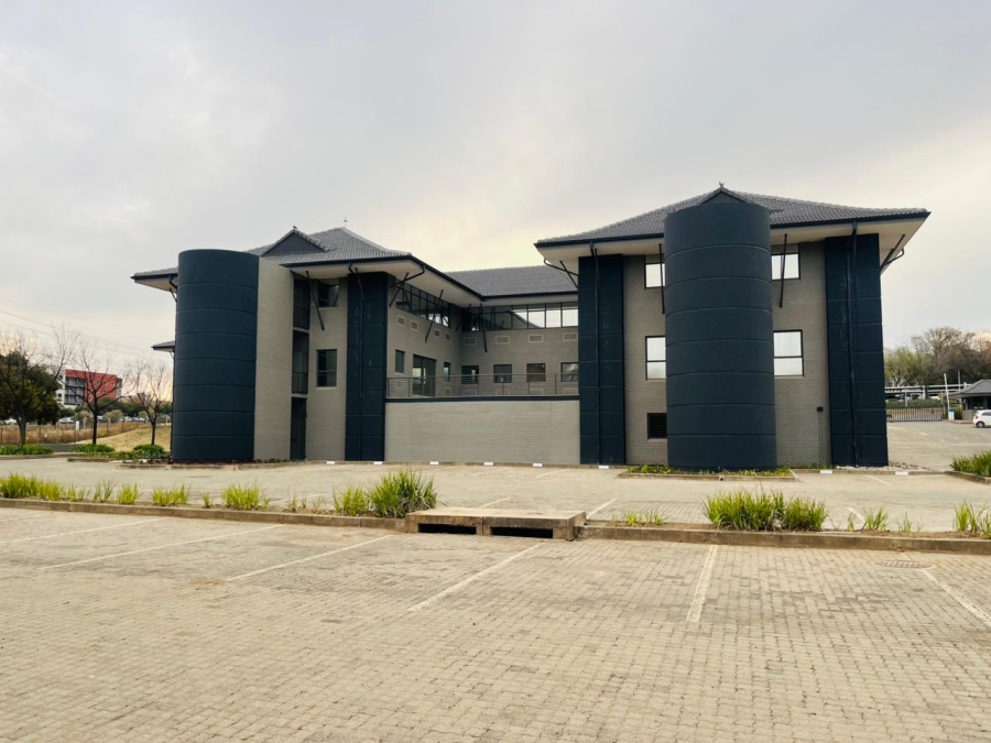  Bedroom Property for Sale in Vorna Valley Gauteng