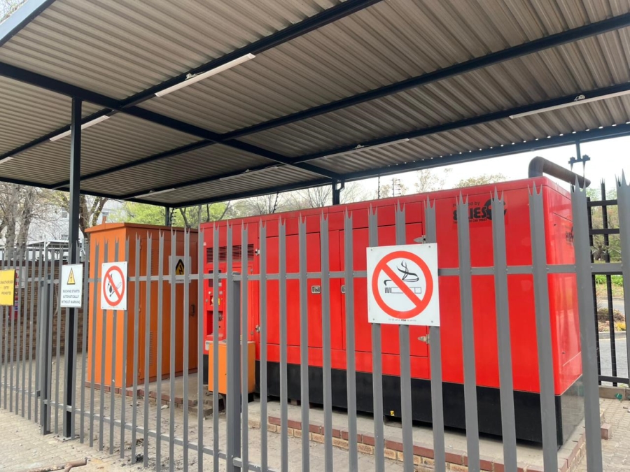  Bedroom Property for Sale in Vorna Valley Gauteng
