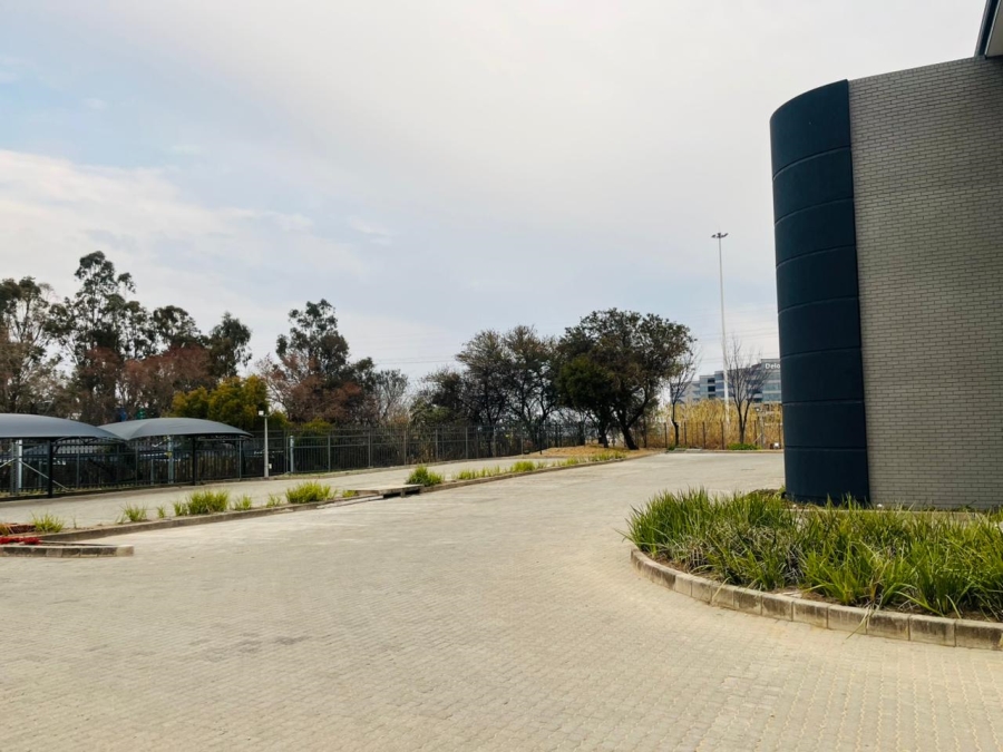  Bedroom Property for Sale in Vorna Valley Gauteng