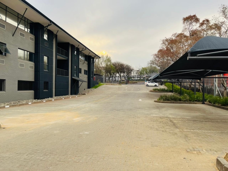  Bedroom Property for Sale in Vorna Valley Gauteng