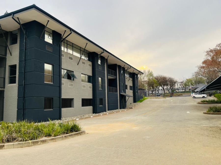  Bedroom Property for Sale in Vorna Valley Gauteng