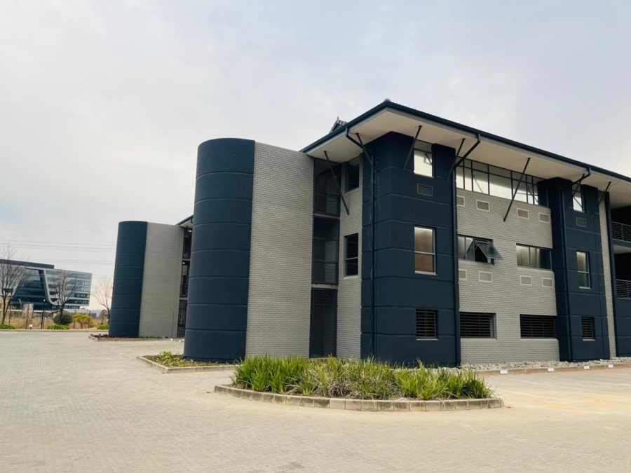 Bedroom Property for Sale in Vorna Valley Gauteng
