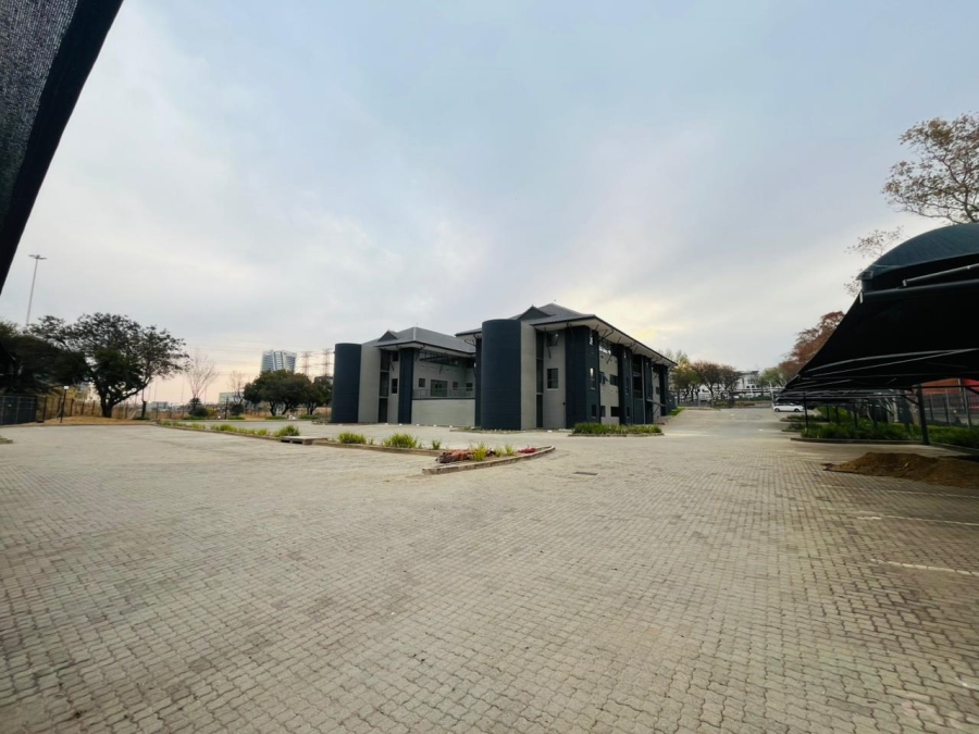  Bedroom Property for Sale in Vorna Valley Gauteng