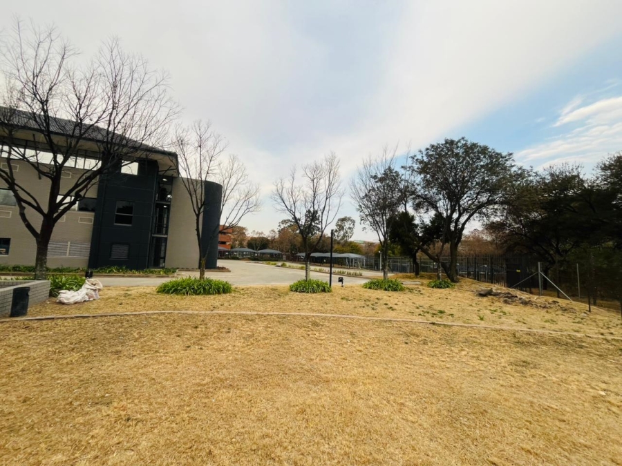  Bedroom Property for Sale in Vorna Valley Gauteng