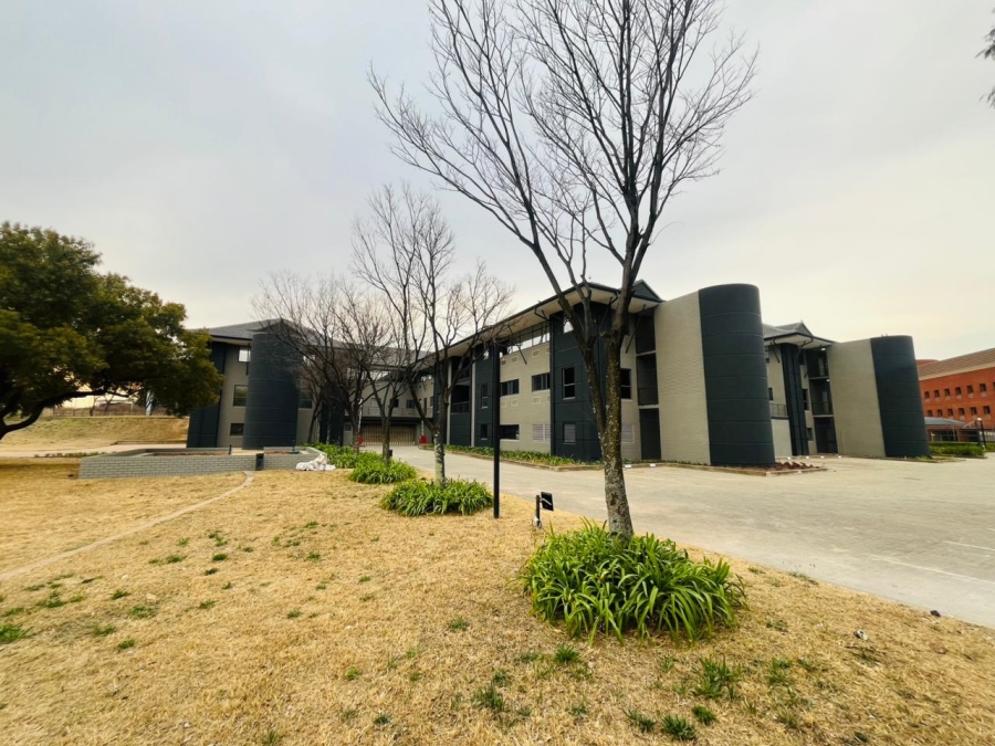  Bedroom Property for Sale in Vorna Valley Gauteng
