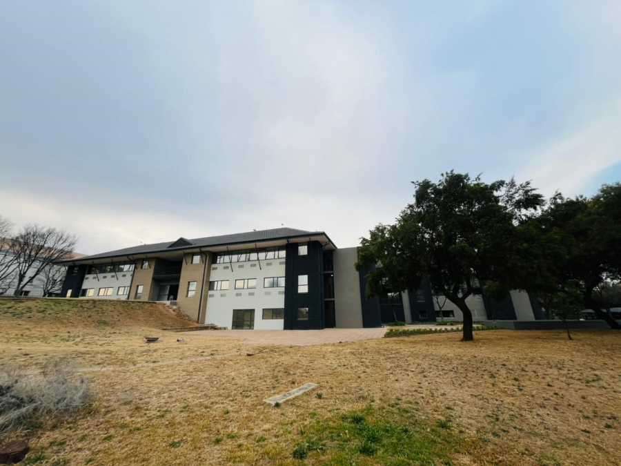  Bedroom Property for Sale in Vorna Valley Gauteng