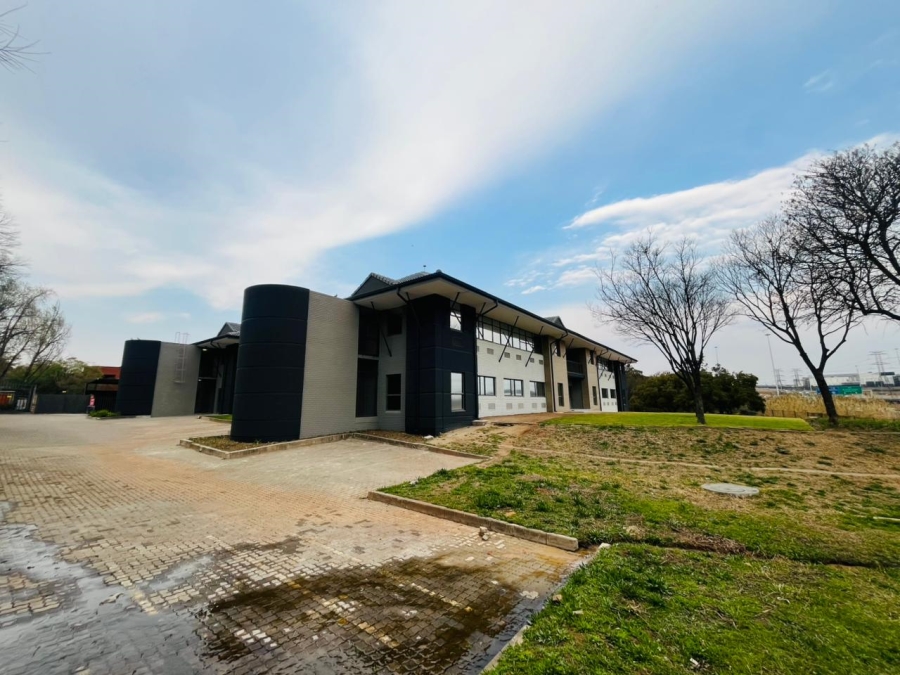  Bedroom Property for Sale in Vorna Valley Gauteng
