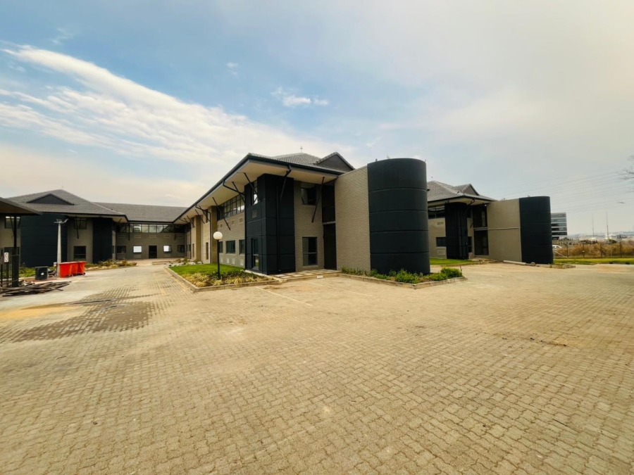  Bedroom Property for Sale in Vorna Valley Gauteng