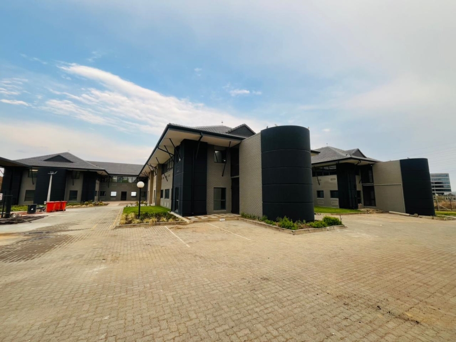  Bedroom Property for Sale in Vorna Valley Gauteng